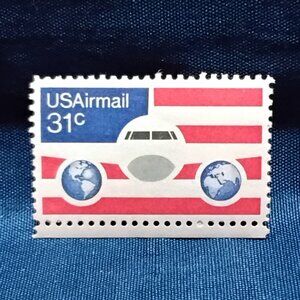 Uncirculated USA 1976 Airliner Airmail 31 Cent Stamp!!